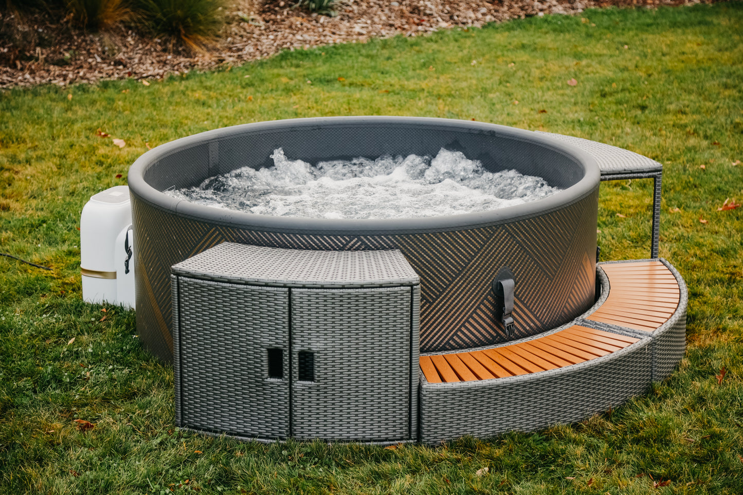 Mono-Eco 6 + Chlorine Starter Kit + 4 Piece Wicker Soakvember special